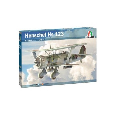 ITALERI - 1/48 Henschel Hs 123                                                                                                 .