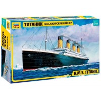 ZVEZDA - 1:700 RMS TITANIC                                                                                                     .