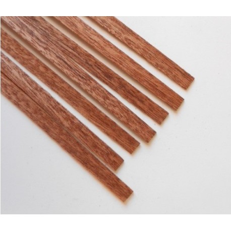 LISTELLO MOGANO MM.0,5X5