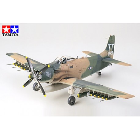 TAMIYA - AEREO DOUGLAS A-1J US A.F. 1:48